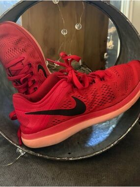 Nike Red/Black Flex 2016 Running Shoes Size 8